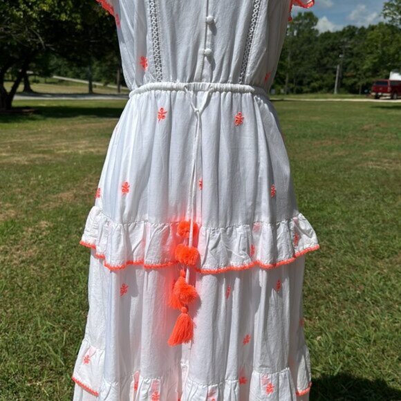 White dress - Picture 3 of 6